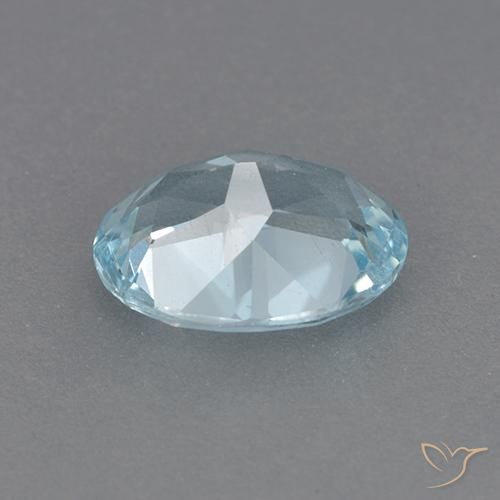 Topaze Bleu ciel naturelle Coupe ovale, 2.11 ct, VVS