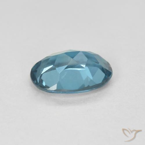 Topaze Bleu Londres naturelle ovale, 0.80 ct, VVS