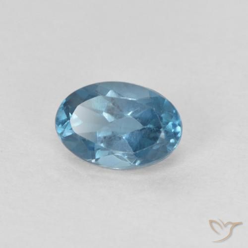 Topaze Bleu Londres naturelle ovale, 0.70 ct, VVS