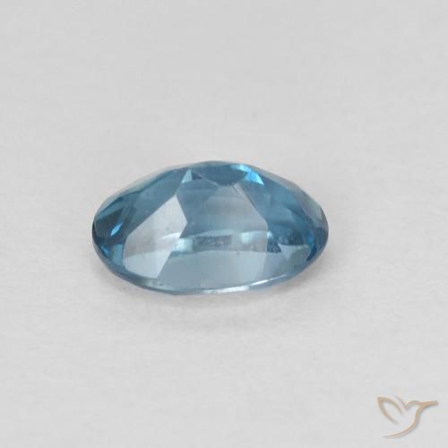 Topaze Bleu Londres naturelle ovale, 0.70 ct, VVS