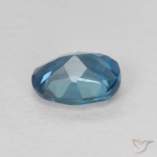Topaze Bleu Londres naturelle ovale, 0.81 ct, VS