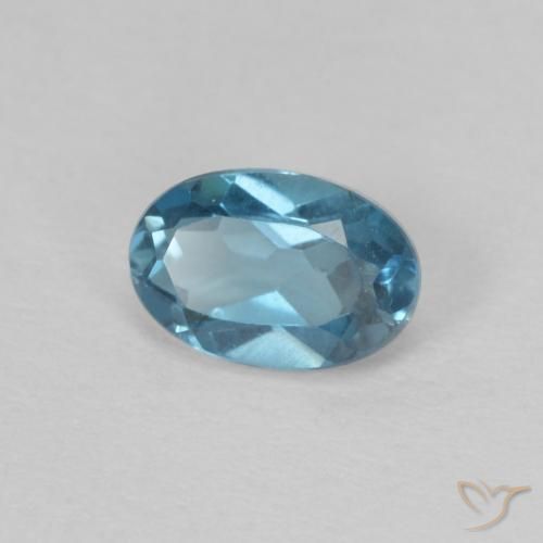 Topaze Bleu Londres naturelle ovale, 0.67 ct, VVS