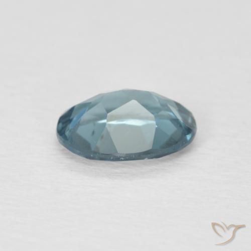 Topaze Bleu Londres naturelle ovale, 0.95 ct, VVS