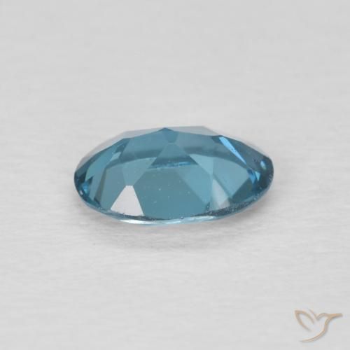 Topaze Bleu Londres naturelle ovale, 0.88 ct, VVS