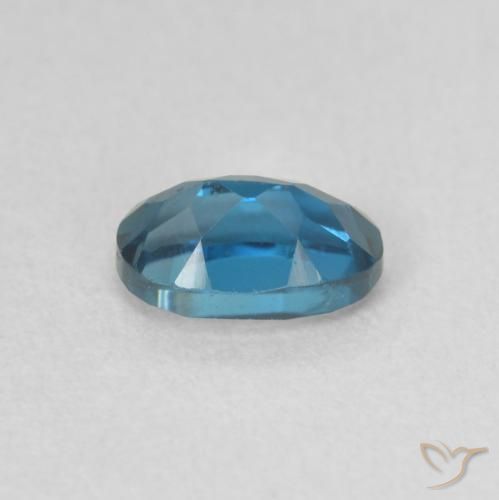 Topaze Bleu Londres naturelle ovale, 0.67 ct, VVS