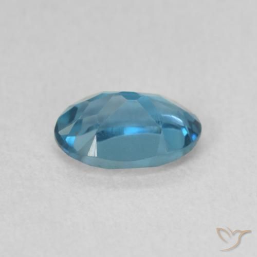 Topaze Bleu Londres naturelle ovale, 0.67 ct, VVS