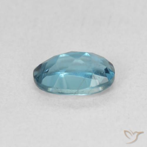 Topaze Bleu Londres naturelle ovale, 0.72 ct, VVS-VS