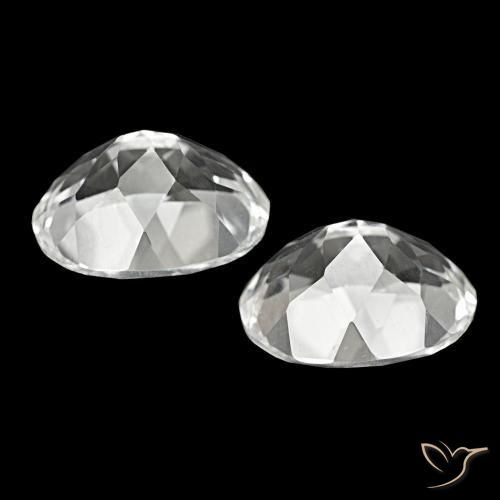 Shop natural 11.92ct Blanc Topaze gems, Coupe ovale, from Brésil at GemSelect. In stock, global shipping!