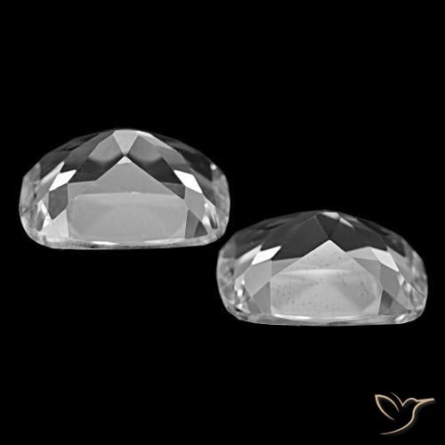 Achetez naturel 11.96ct Blanc clair Topaze gems, Coupe coussin, En provenance Brésil chez GemSelect. En stock, livraison internationale!