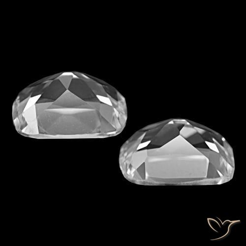 Achetez naturel 12.08ct Blanc clair Topaze gems, Coupe coussin, En provenance Brésil chez GemSelect. En stock, livraison internationale!