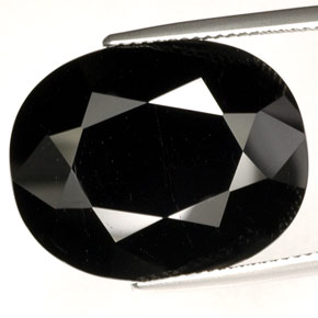 Tourmaline noir naturelle coupe ovale, 32,40 ct, VVS