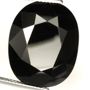 Tourmaline noir naturelle coupe ovale, 32,40 ct, VVS