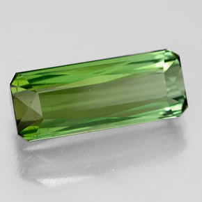 Tourmaline vert naturelle taille émeraude, 4,44 ct, VS