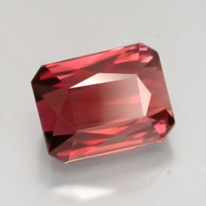 Tourmaline rouge naturelle taille émeraude, 5,01 ct, VVS