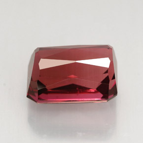 Tourmaline rouge naturelle taille émeraude, 5,01 ct, VVS