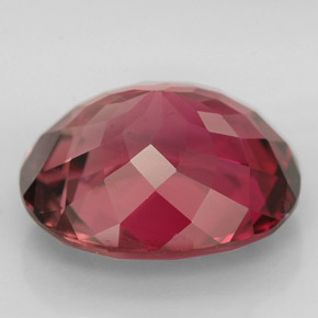 Tourmaline rouge naturelle coupe ovale, 6,90 ct, VS-SI