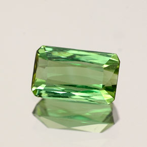 Tourmaline vert naturelle taille émeraude, 0,93 ct, VS