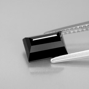 Tourmaline noir naturelle baguette, 1,69 ct, opaque