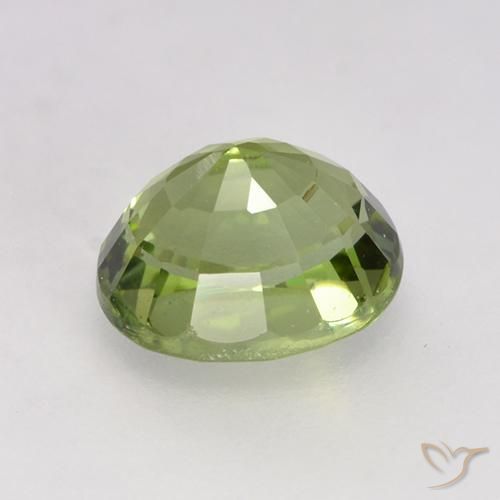 Tourmaline Vert clair naturelle ovale, 0.94 ct, VVS-VS
