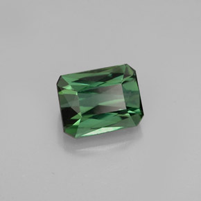 Tourmaline vert naturelle taille émeraude, 1,53 ct, VVS