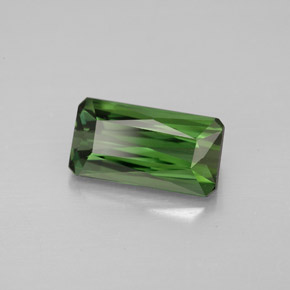 Tourmaline vert naturelle taille émeraude, 1,78 ct, VVS