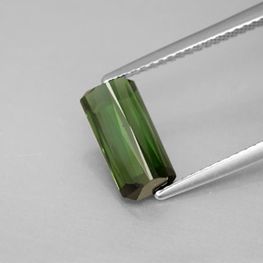 Tourmaline vert naturelle taille émeraude, 2,05 ct, VVS