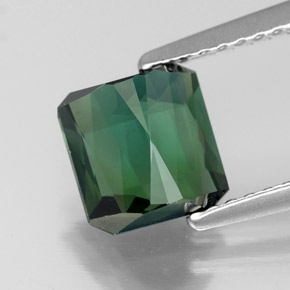 Tourmaline vert naturelle taille émeraude, 1,77 ct, VVS