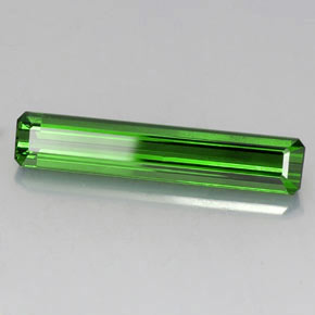 Tourmaline vert naturelle taille émeraude, 5,02 ct, VVS
