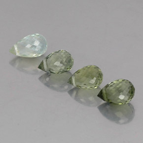 Achetez naturel 2,25ct vert forêt léger tourmaline gems, briolette, en provenance mozambique chez gemselect. en stock, livraison internationale!