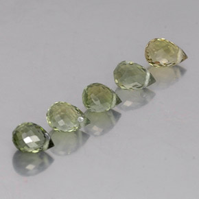 Achetez naturel 2.16ct Vert forêt léger Tourmaline gems, Briolette, En provenance Mozambique chez GemSelect. En stock, livraison internationale!
