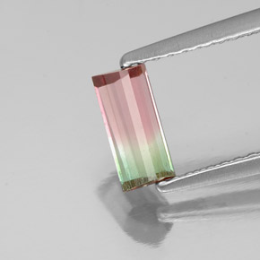 Tourmaline multicolore naturelle baguette, 0,68 ct, VS-SI
