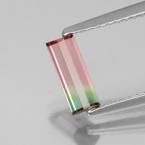 Tourmaline multicolore naturelle baguette, 0,68 ct, VS