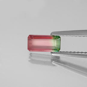 Tourmaline multicolore naturelle taille émeraude, 0,65 ct, VS
