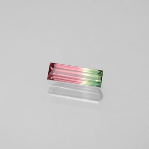 Tourmaline multicolore naturelle baguette, 0,32 ct, VS-SI
