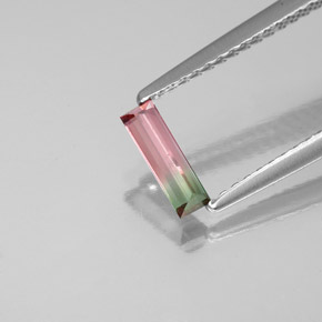 Tourmaline multicolore naturelle baguette, 0,32 ct, VS-SI