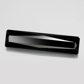 Tourmaline noir naturelle taille émeraude, 22,19 ct, opaque