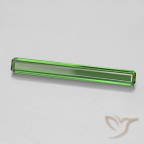 Tourmaline Vert moyen naturelle Octogone / coupe Émeraude, 1.57 ct, VVS-VS