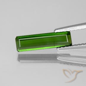 Tourmaline Vert moyen-foncé naturelle Taille émeraude, 1.05 ct, VS-SI