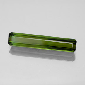 Tourmaline vert moyen naturelle taille émeraude, 1,93 ct, VS
