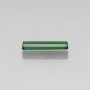 Tourmaline Vert moyen naturelle Taille émeraude, 1.36 ct, VVS