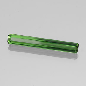 Tourmaline vert moyen naturelle taille émeraude, 1,75 ct, VVS-VS