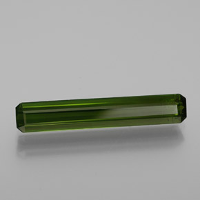 Tourmaline Vert foncé naturelle Taille émeraude, 1.76 ct, VS-SI