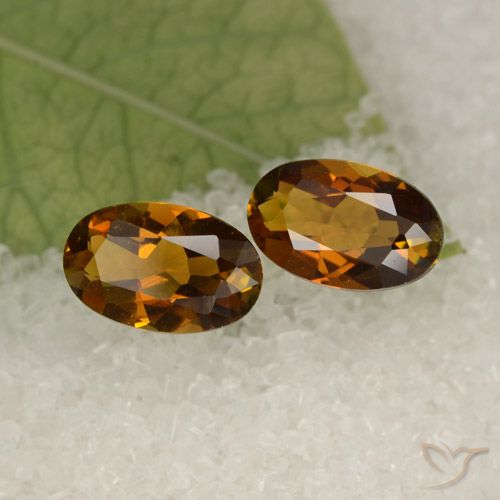 1.74ctw Naturel Brun moyen-foncé Tourmaline, ovale, VVS