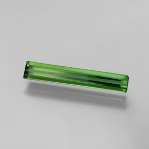 Tourmaline vert foncé naturelle taille émeraude, 1,38 ct, VS