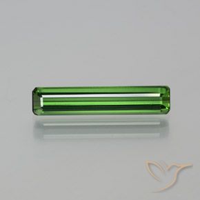 Tourmaline vert moyen naturelle taille émeraude, 1,75 ct, VVS