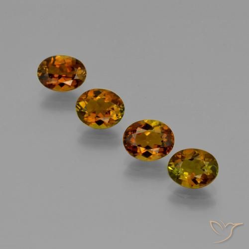 3.68ctw Naturel Brun foncé à rouge doré Tourmaline, ovale, VVS-VS