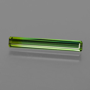 Tourmaline Vert foncé naturelle Taille émeraude, 1.55 ct, VVS-VS