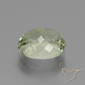 Tourmaline Vert moyen naturelle ovale, 3.61 ct, VVS