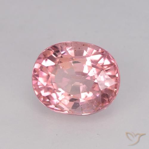 Tourmaline Rose chaud et léger naturelle ovale, 1.66 ct, VS
