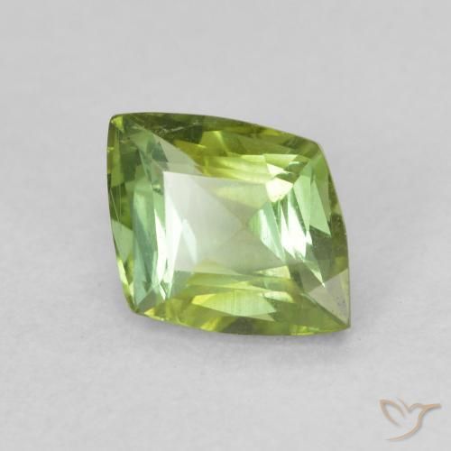 Tourmaline Vert forêt léger naturelle Fantaisie, 0.87 ct, VVS-VS